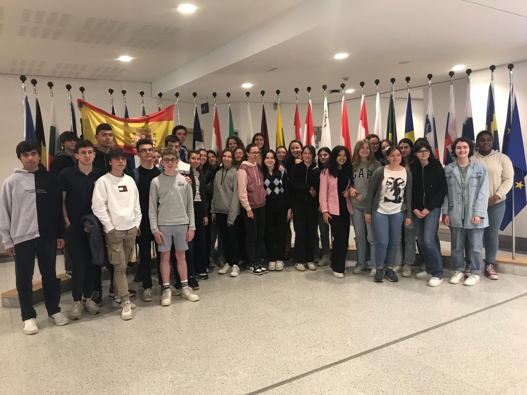 TRIP TO BRUSSELS (2C)