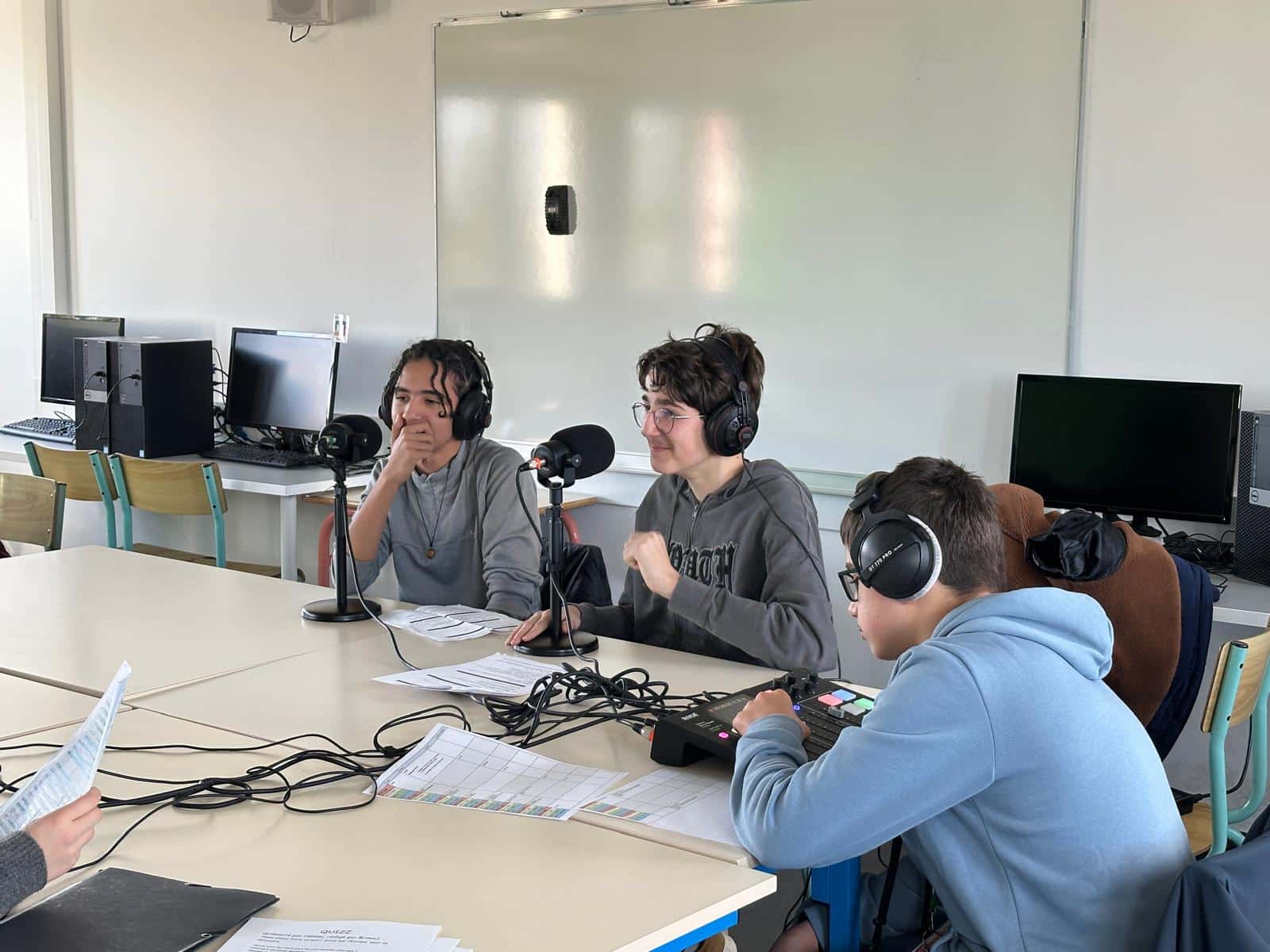 Première émission de radio avec les élèves du club radio